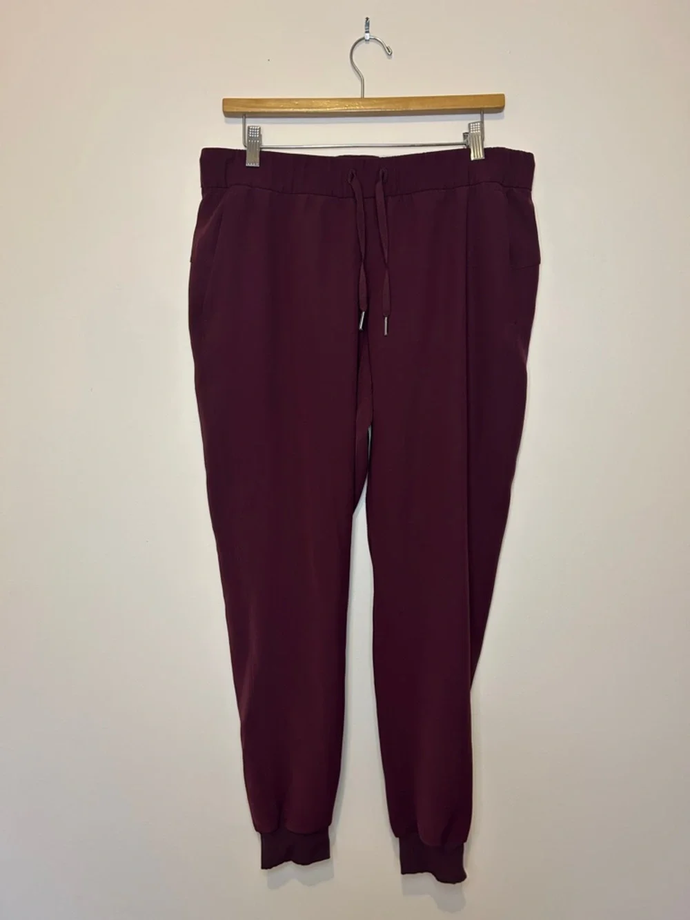 Lululemon On the Fly Jogger Woven Cassis Size 10 28” Burgundy - Picture 2 of 7